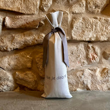 Načíst obrázek do prohlížeče Galerie, Polštář wellness s levandulí vyšívaný Vše je dobré - novinka